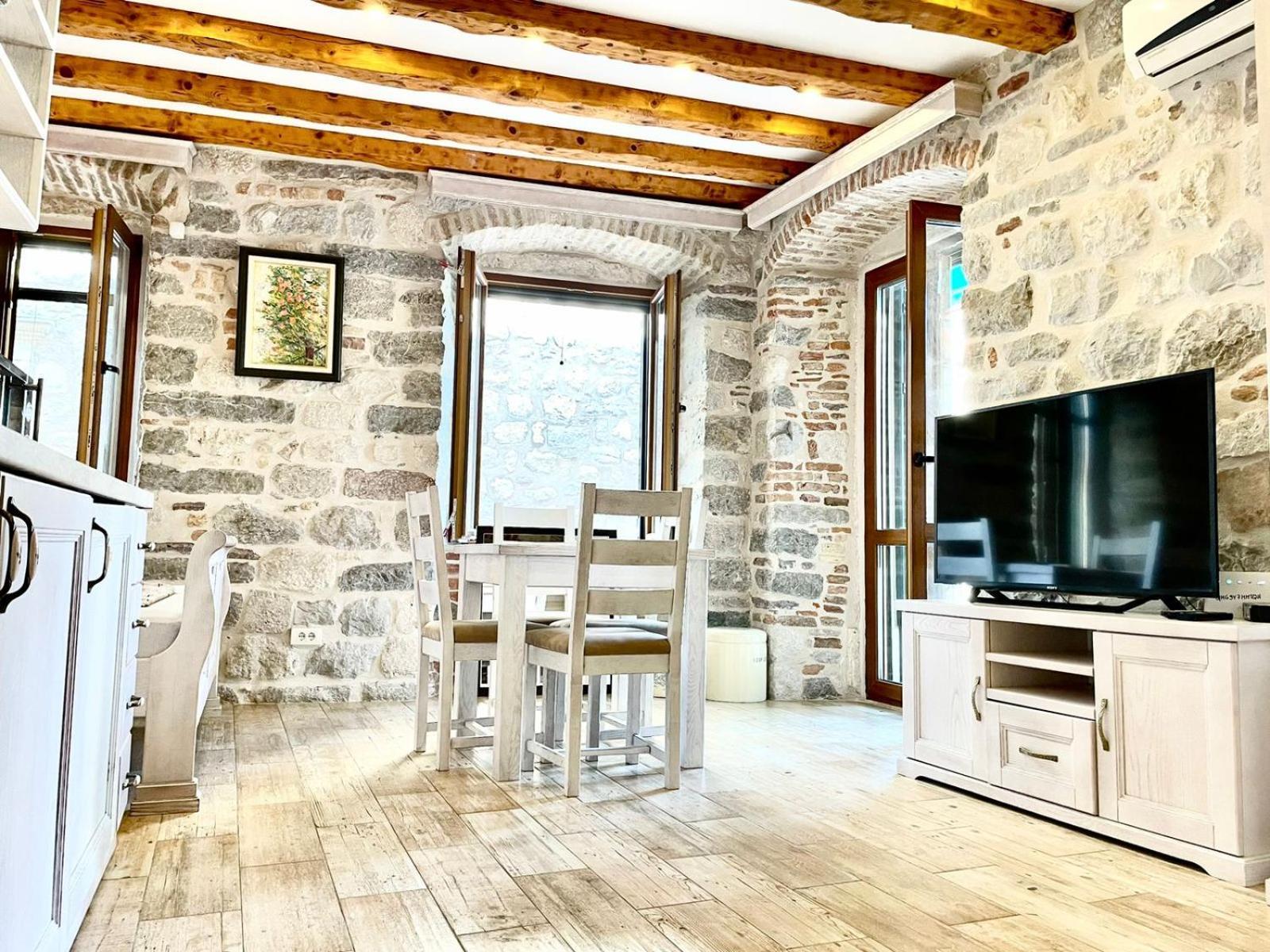 Apartments Dukic Kotor Bagian luar foto