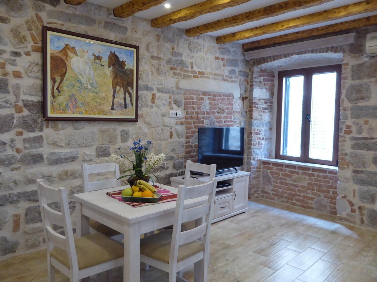 Apartments Dukic Kotor Bagian luar foto