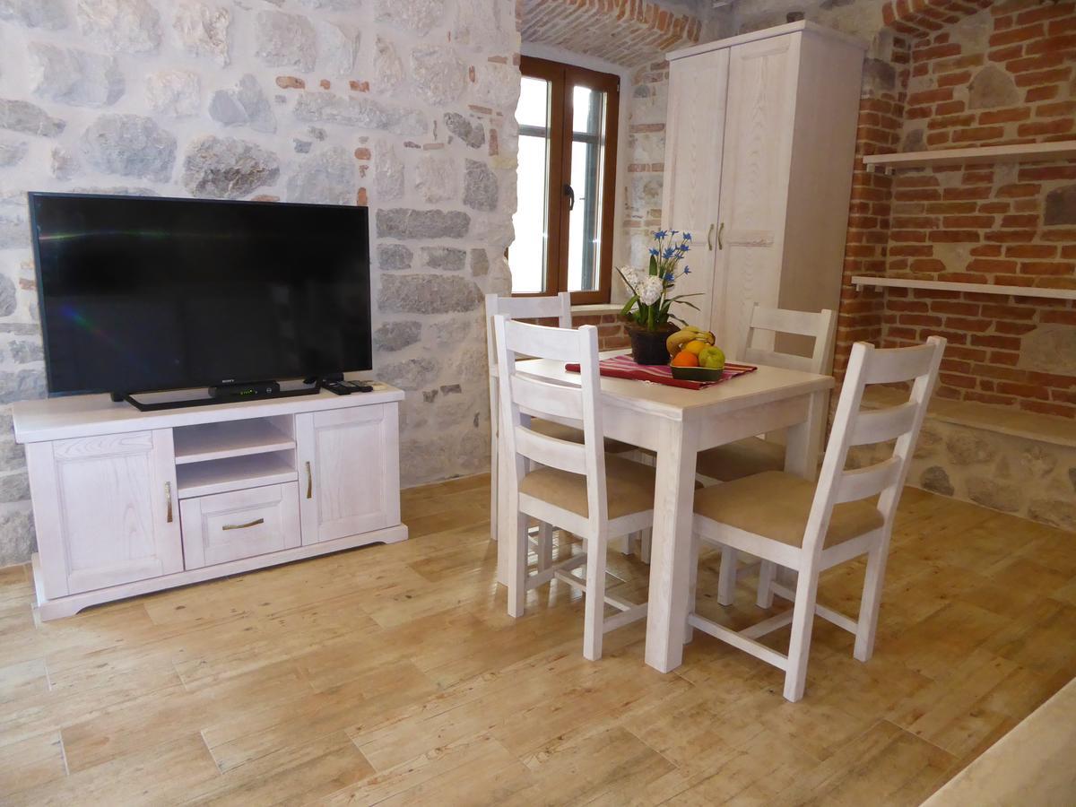 Apartments Dukic Kotor Bagian luar foto
