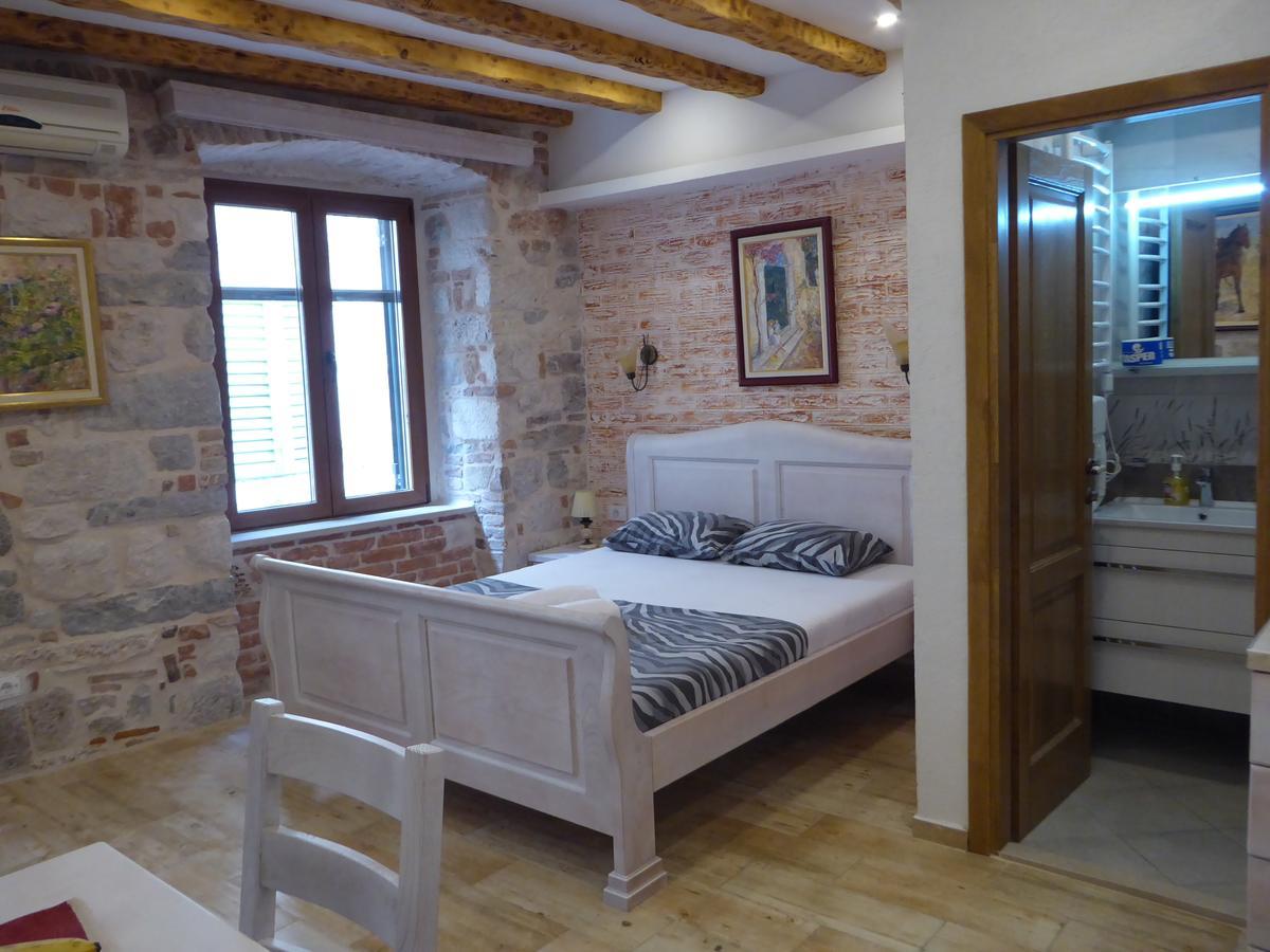 Apartments Dukic Kotor Bagian luar foto