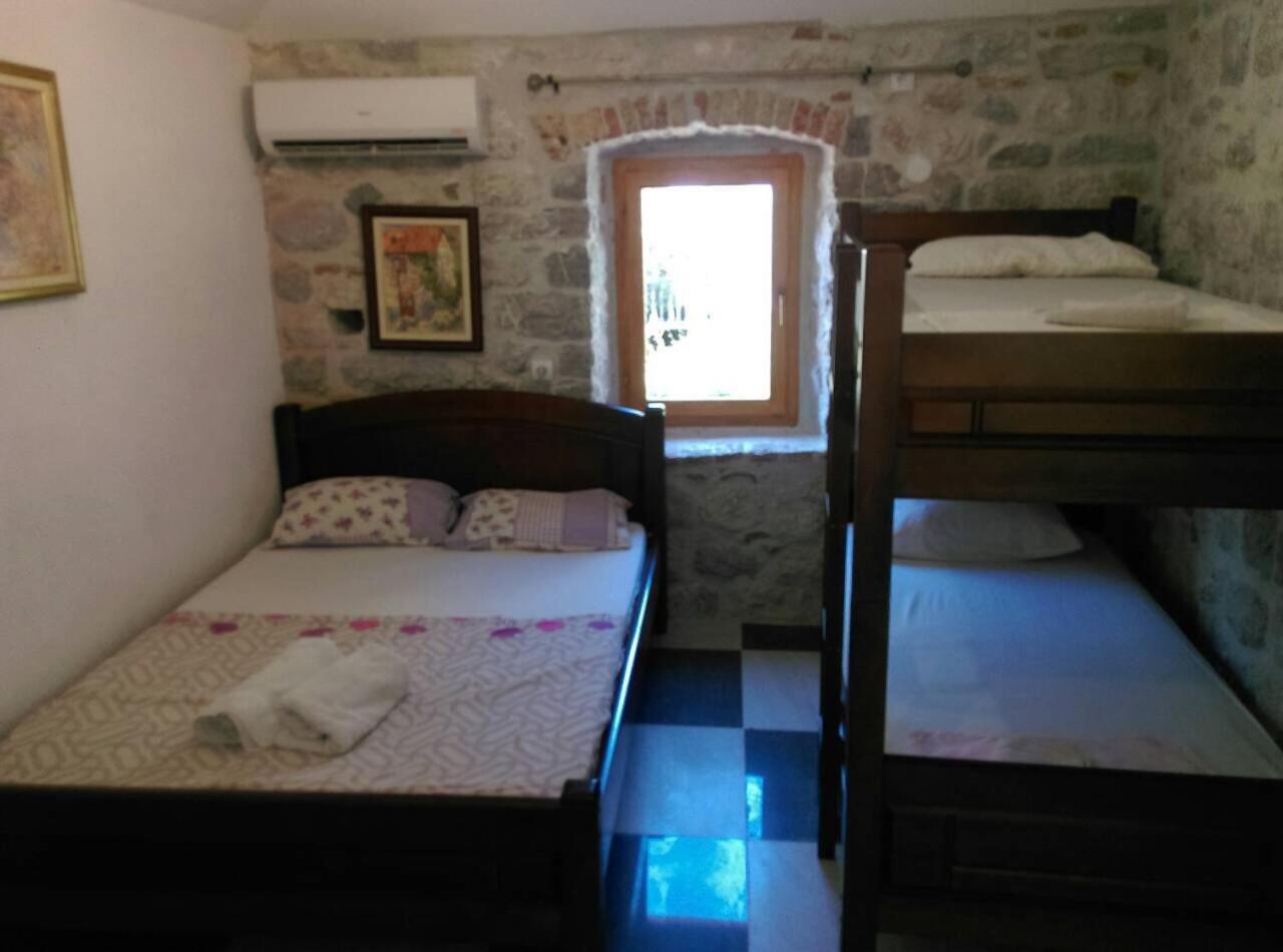 Apartments Dukic Kotor Bagian luar foto