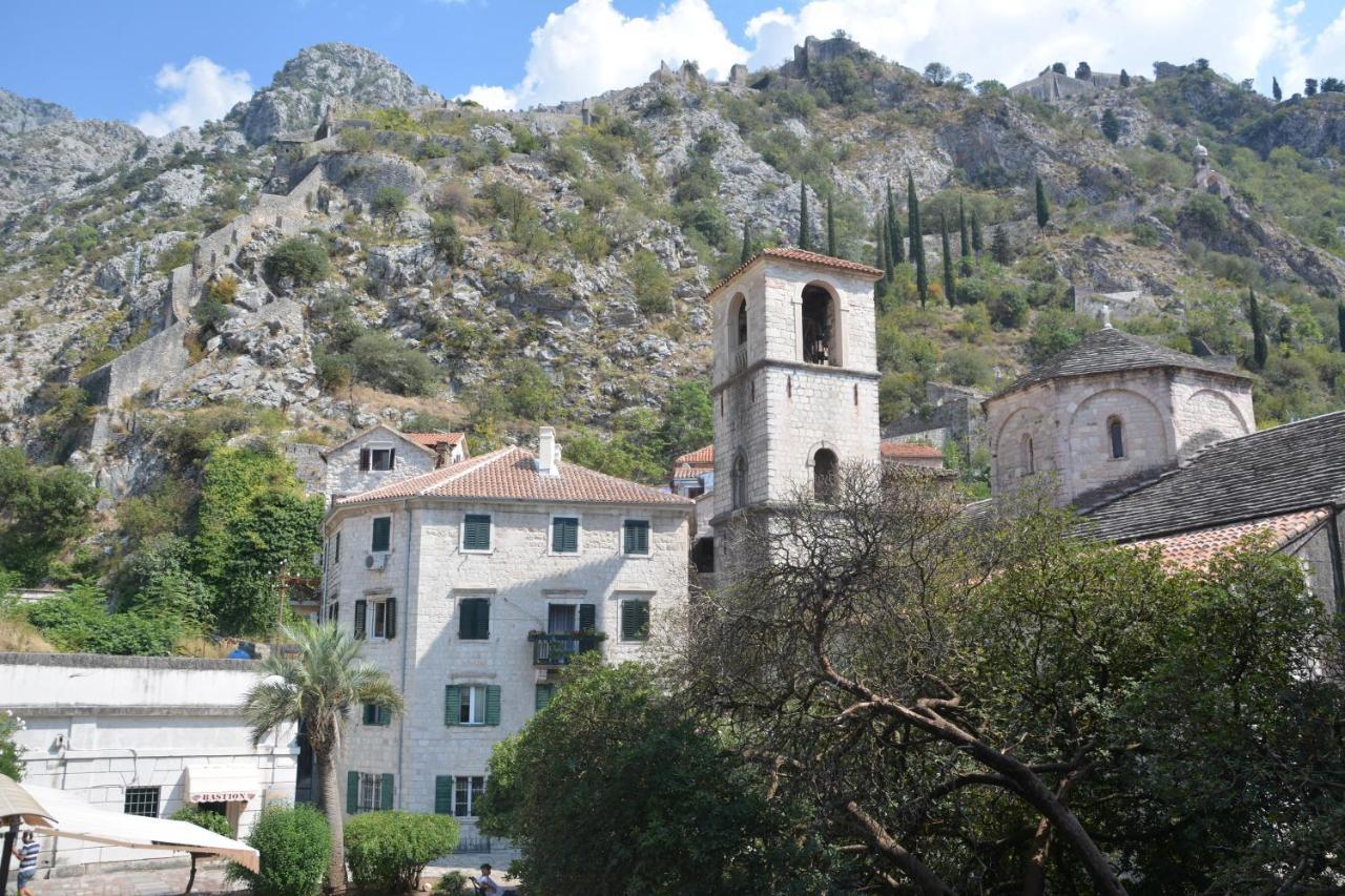 Apartments Dukic Kotor Bagian luar foto